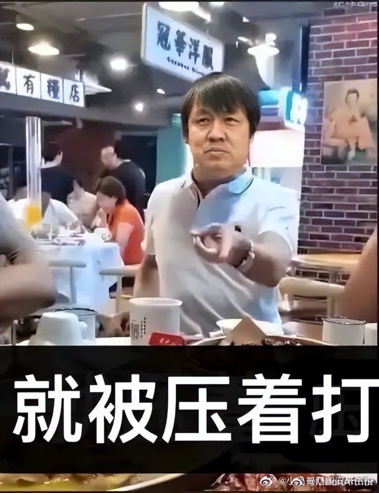 根据意记者Mirko Di Natale的报道，曼联正在关注着亚特兰大后卫斯卡尔维尼和热那亚后卫德拉古辛。